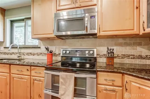 939 Thorndale Dr, Dayton, OH 45429 photo 13