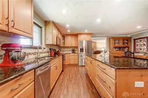 939 Thorndale Dr, Dayton, OH 45429 photo 15