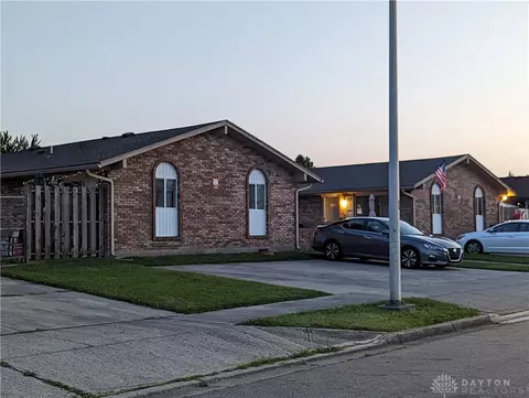 4520-4526 Wayne Meadows Cir, Dayton, OH 45424
