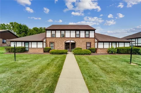 5645 Cobblegate Dr, Dayton, OH 45449