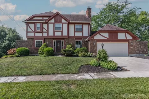 1802 Lord Fitzwalter Dr, Miamisburg, OH 45342