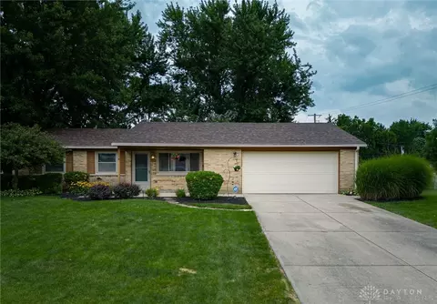 3070 Vineland Trl, Beavercreek, OH 45430