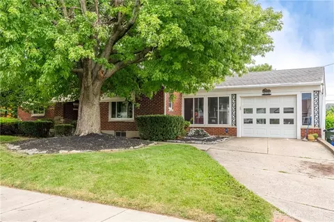 18 Brighton St, Dayton, OH 45404