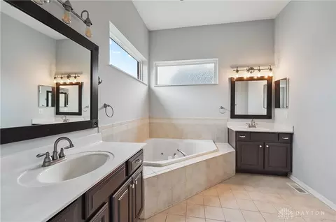 8970 Fox Hollow Ct, Centerville, OH 45458 photo 24