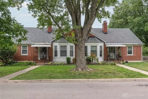 1240 Delaine Ave, Oakwood, OH 45419