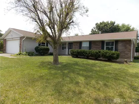 6448 Waywind Dr, Dayton, OH 45426