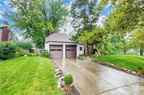 100 S Broadmoor Blvd, Springfield, OH 45504 photo 2