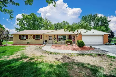 2046 Fox Run Rd, Dayton, OH 45459