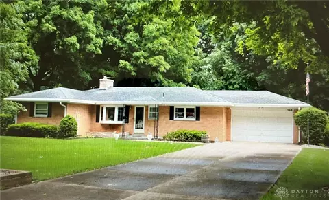 3818 Colborne Dr, Beavercreek, OH 45430