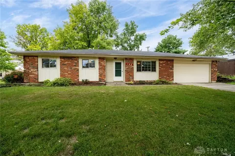 164 Lake Forest Dr, West Carrollton, OH 45449