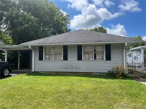 2404 Lehigh Pl, Moraine, OH 45439