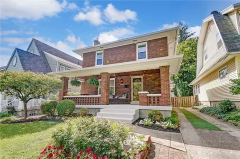 102 Peach Orchard Ave, Oakwood, OH 45419