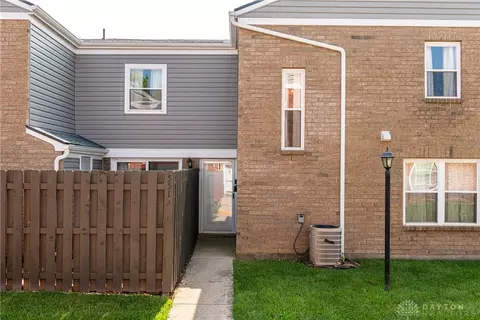 5513 Salem Bend Dr, Dayton, OH 45426