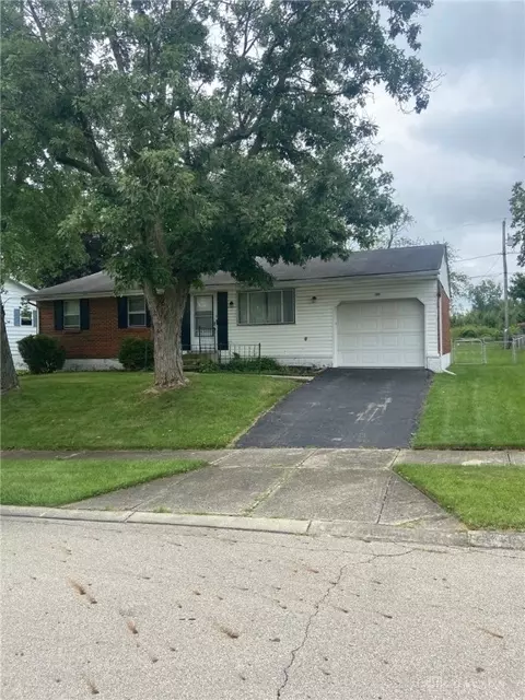 320 Cambridge Dr, Fairborn, OH 45324