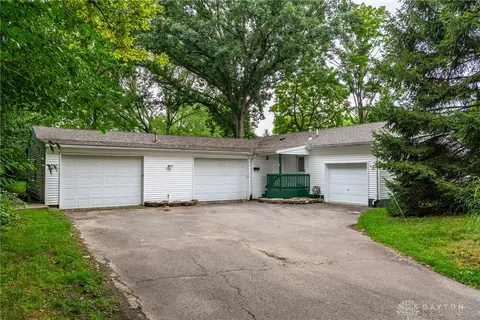 324 E Nutt Rd, Washington Township, OH 45458