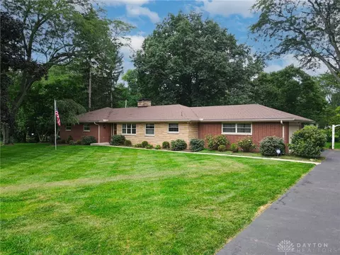 756 Meadowview Dr, Washington Township, OH 45459