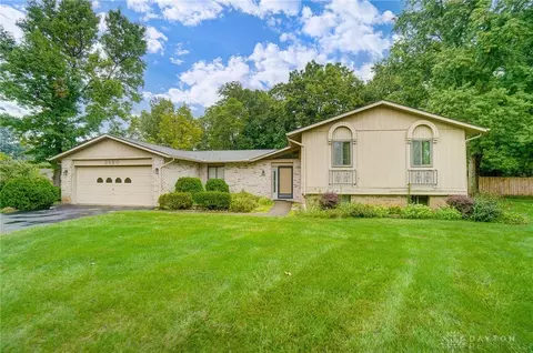 3960 Bunger Ct, Beavercreek, OH 45430