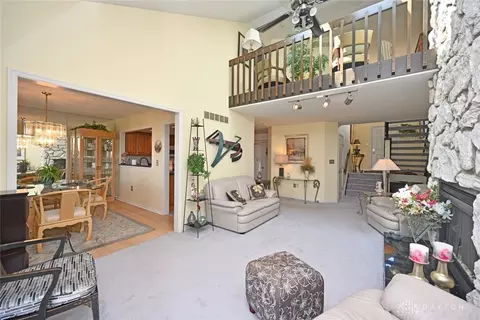 12148 Peak Dr, Cincinnati, OH 45246 photo 7