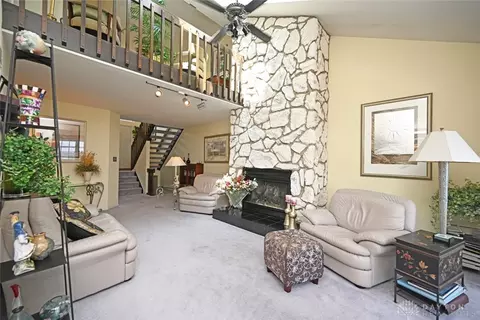 12148 Peak Dr, Cincinnati, OH 45246 photo 6
