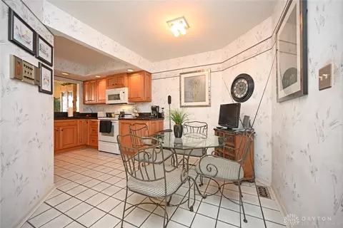 12148 Peak Dr, Cincinnati, OH 45246 photo 14