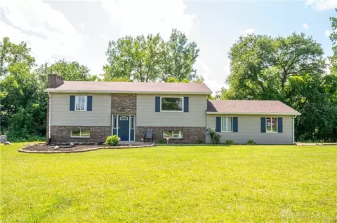 10175 Greenwood Rd, Middletown, OH 45042