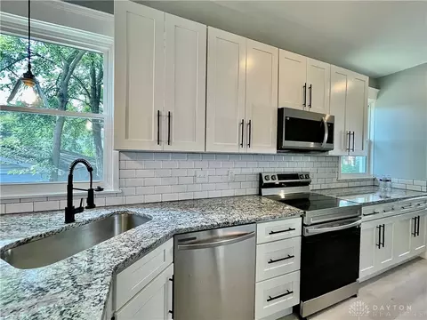6825 Grace Ave, Cincinnati, OH 45239 photo 3
