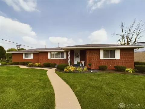 1287 Sugar Maple Dr, Greenville, OH 45331