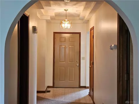 1780 Fox Ridge Dr, Springfield, OH 45503 photo 2