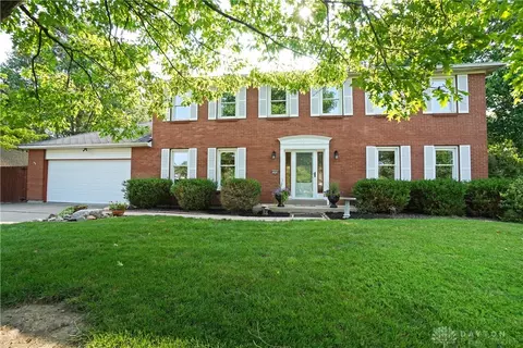7920 Plantation Dr, West Chester, OH 45069