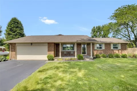 2745 Swailes Rd, Troy, OH 45373