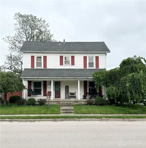684 Vine St, Brookville, OH 45309