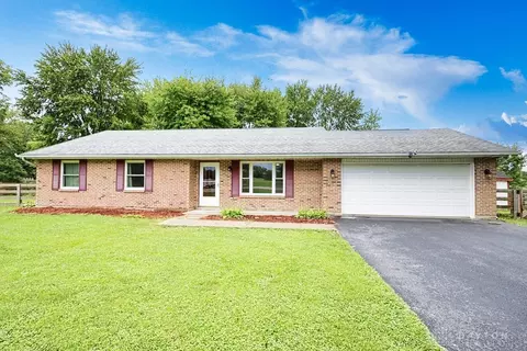 7456 Edwardsville Rd, Blanchester, OH 45107