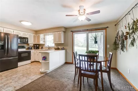 5909 Dayton Springfield Rd, Springfield, OH 45502 photo 11