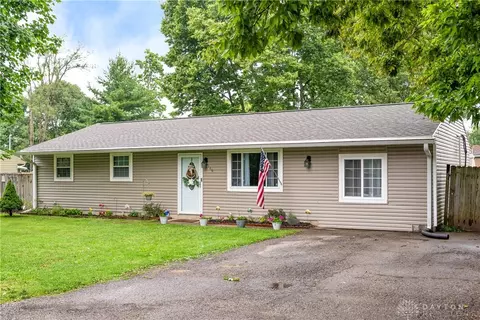 146 W Cedar Rd, Medway, OH 45341