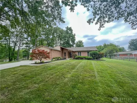 8631 Pondridge Dr, Maineville, OH 45039
