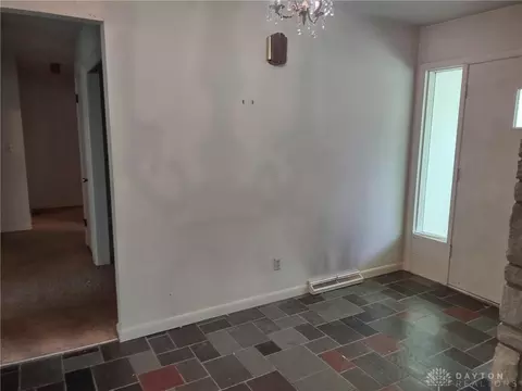 534 Sheffield Dr, Springfield, OH 45506 photo 8