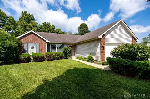 8728 Plum Creek Ct, Franklin, OH 45005