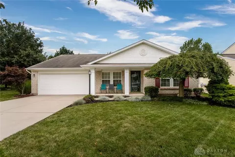 9827 Olde Park Dr, Tipp City, OH 45371