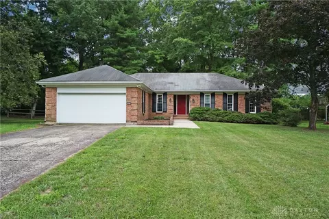 1271 Maplecrest Ct, Amelia, OH 45102