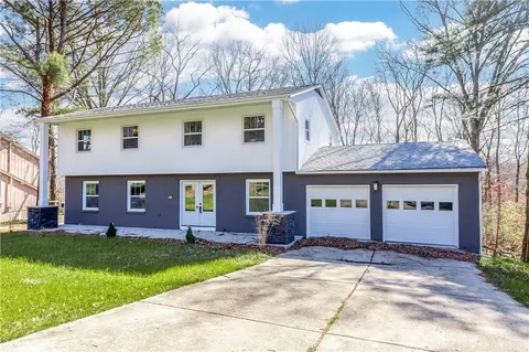 5887 Ropes Dr, Cincinnati, OH 45244 photo 2