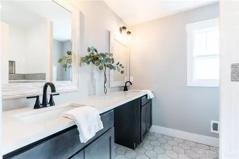 5887 Ropes Dr, Cincinnati, OH 45244 photo 30