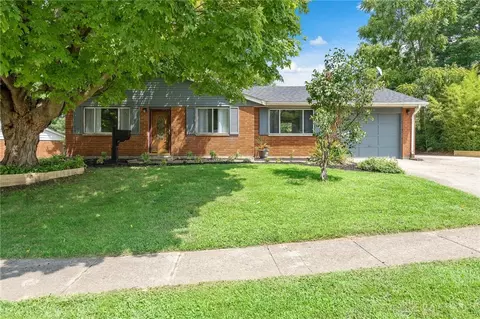 4136 Raymond Dr, Enon, OH 45323