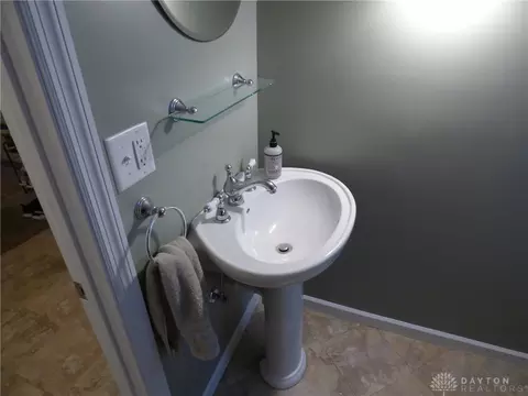 3323 De Forest Dr, Cincinnati, OH 45209 photo 33