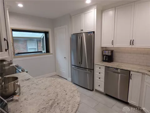 3323 De Forest Dr, Cincinnati, OH 45209 photo 11