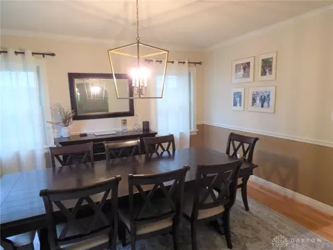 3323 De Forest Dr, Cincinnati, OH 45209 photo 9