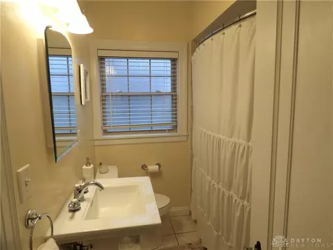 3323 De Forest Dr, Cincinnati, OH 45209 photo 16