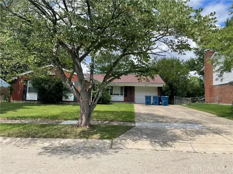 6271 Leawood Dr, Dayton, OH 45424