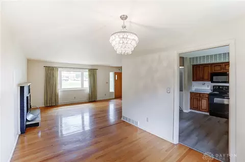 2352 Derr Rd, Springfield, OH 45503 photo 5