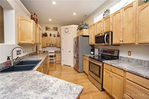 3523 Macpherson Pl, Cincinnati, OH 45245 photo 12