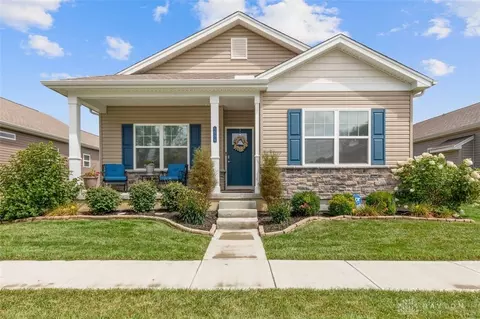 5534 W Mills Dr, Milford, OH 45150